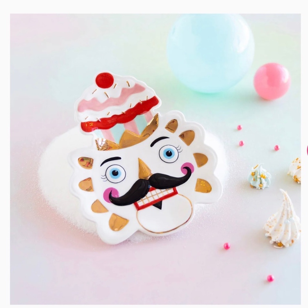 New Glitterville Colonel‎ Cupcake Cookie Plate Ceramic